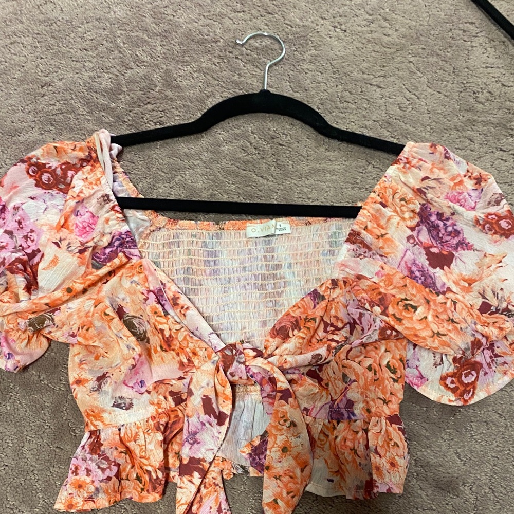 Floral tie crop